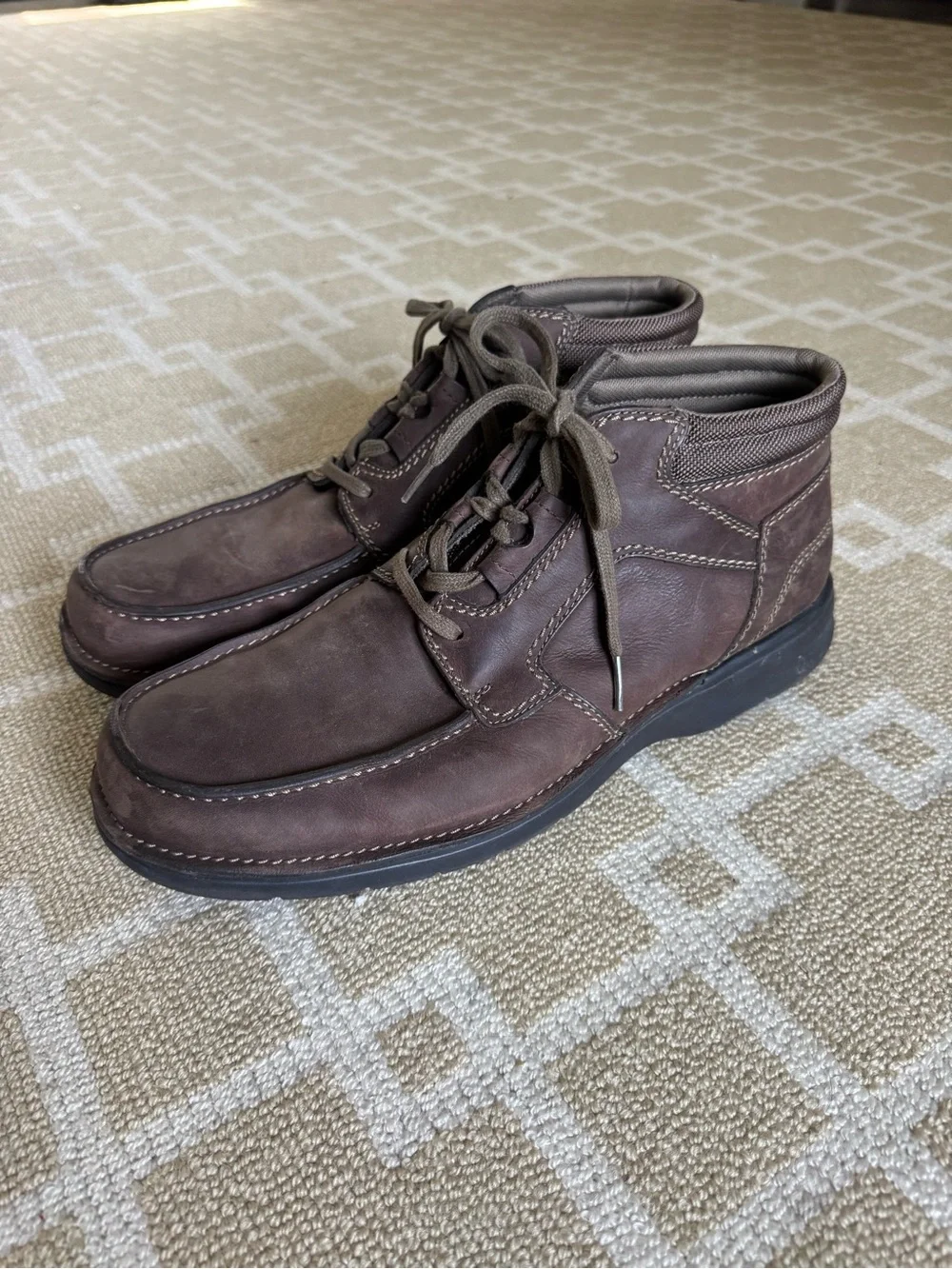 Clarks Leather Chukka Boots Moc Toe Comfort Shoes Travel Brown Size 13